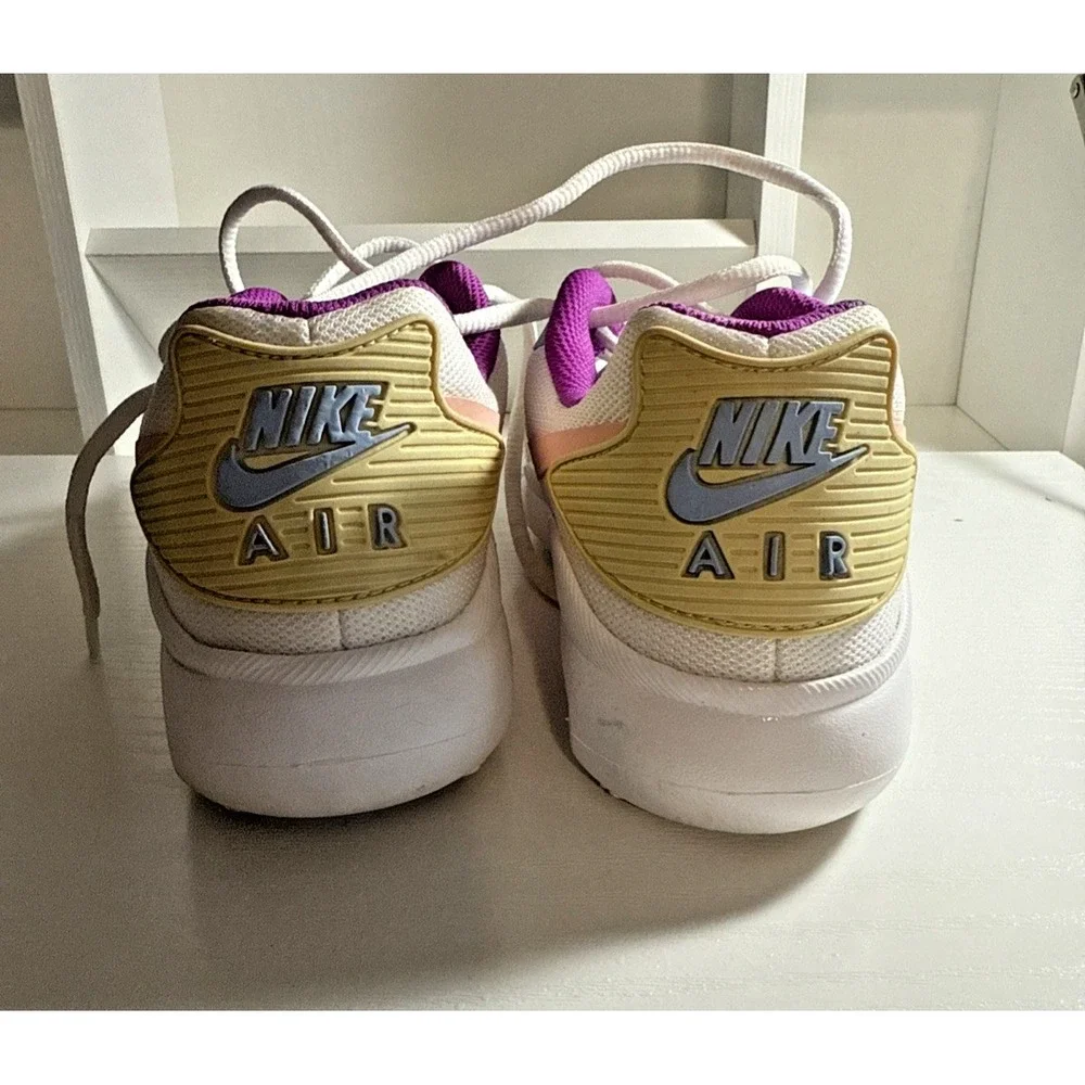 Women's Nike AIR Sneakers‎ Shoes Womens size 8
